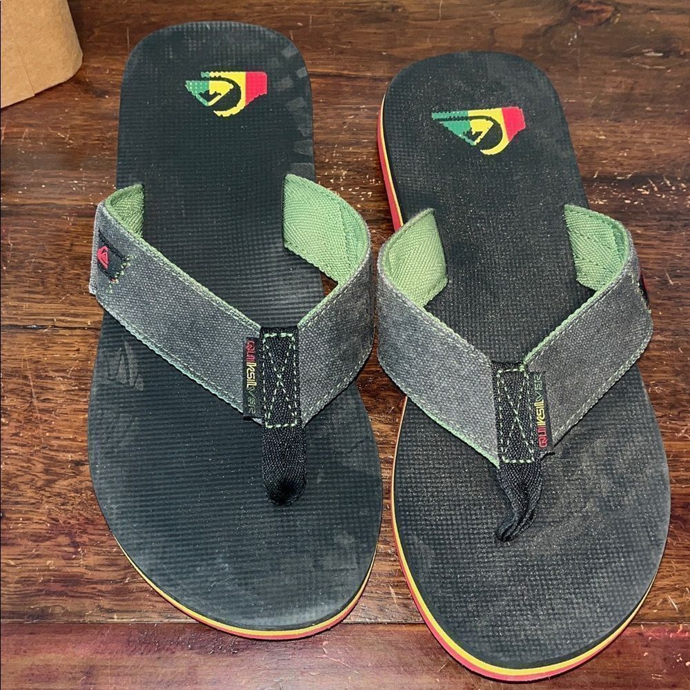 Quiksilver Black Red Green Yellow Jamaica Bob Marley Flip Flops Sandals 8 M worn